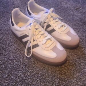 Mens Sambas Size 6/Womens 7